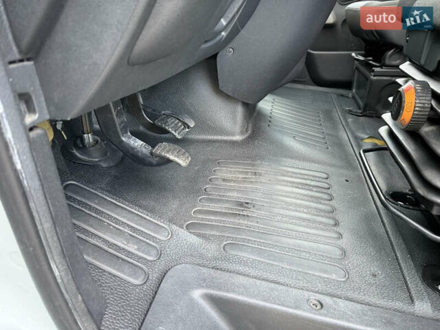 Белый Рено Мастер, объемом двигателя 2.3 л и пробегом 300 тыс. км за 16300 $, фото 46 на Automoto.ua