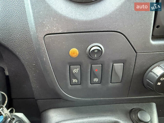 Белый Рено Мастер, объемом двигателя 2.3 л и пробегом 300 тыс. км за 16300 $, фото 40 на Automoto.ua