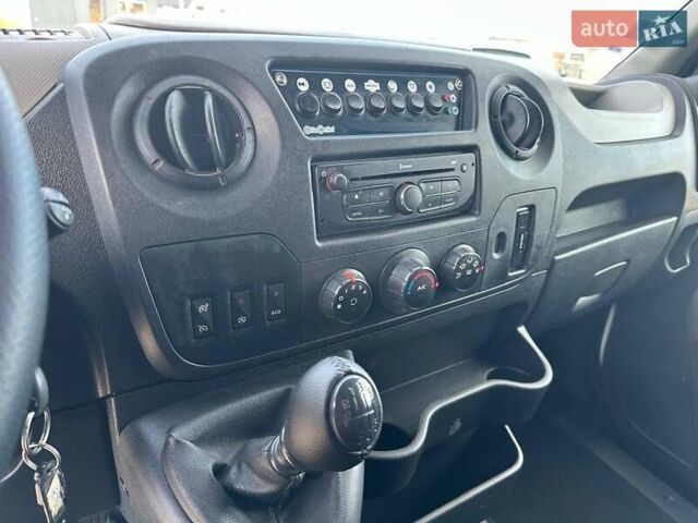 Білий Рено Мастєр, об'ємом двигуна 2.3 л та пробігом 225 тис. км за 18700 $, фото 15 на Automoto.ua