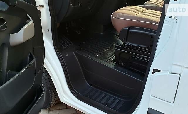 Белый Рено Мастер, объемом двигателя 2.3 л и пробегом 171 тыс. км за 19800 $, фото 7 на Automoto.ua