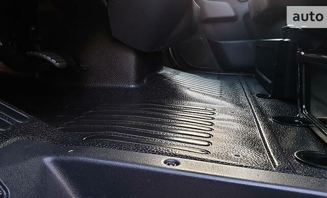 Белый Рено Мастер, объемом двигателя 2.3 л и пробегом 171 тыс. км за 19800 $, фото 9 на Automoto.ua