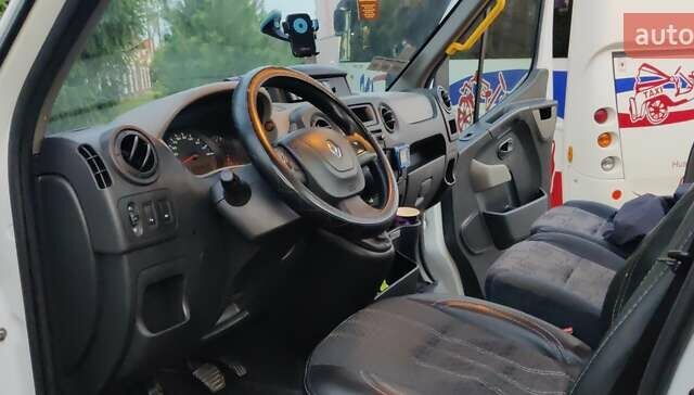 Белый Рено Мастер, объемом двигателя 2.3 л и пробегом 480 тыс. км за 16300 $, фото 2 на Automoto.ua
