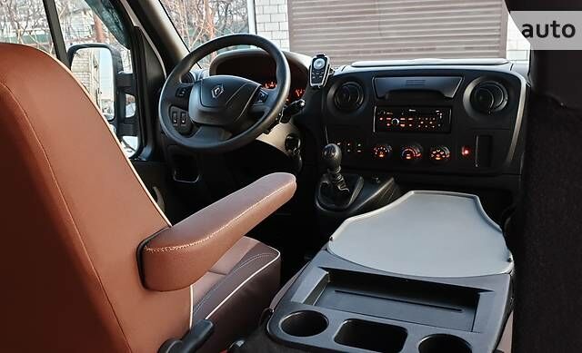 Белый Рено Мастер, объемом двигателя 2.3 л и пробегом 171 тыс. км за 19800 $, фото 32 на Automoto.ua