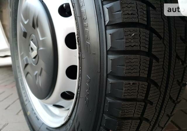 Белый Рено Мастер, объемом двигателя 2.3 л и пробегом 171 тыс. км за 19800 $, фото 59 на Automoto.ua