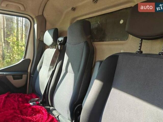 Белый Рено Мастер, объемом двигателя 2.3 л и пробегом 149 тыс. км за 12000 $, фото 10 на Automoto.ua