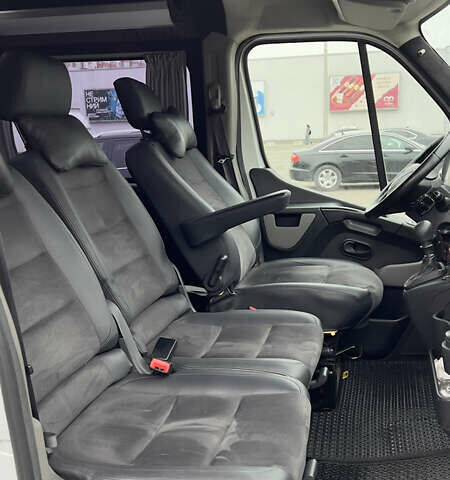Белый Рено Мастер, объемом двигателя 2.3 л и пробегом 350 тыс. км за 15500 $, фото 10 на Automoto.ua