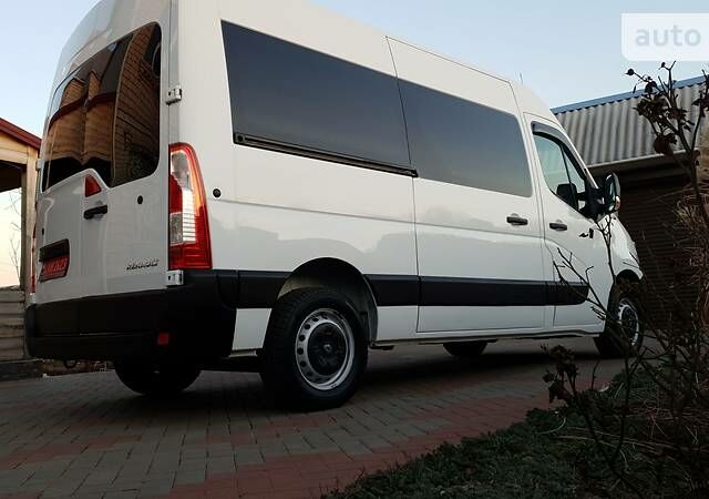 Белый Рено Мастер, объемом двигателя 2.3 л и пробегом 171 тыс. км за 19800 $, фото 3 на Automoto.ua