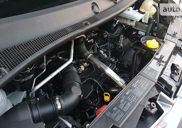 Белый Рено Мастер, объемом двигателя 2.3 л и пробегом 171 тыс. км за 19800 $, фото 62 на Automoto.ua