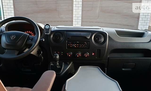 Белый Рено Мастер, объемом двигателя 2.3 л и пробегом 171 тыс. км за 19800 $, фото 33 на Automoto.ua