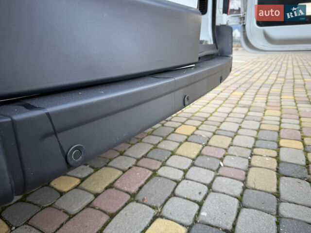 Белый Рено Мастер, объемом двигателя 2.3 л и пробегом 300 тыс. км за 16300 $, фото 65 на Automoto.ua