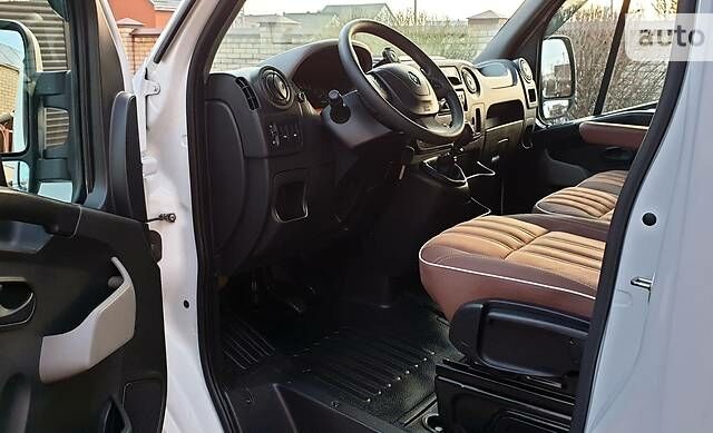 Белый Рено Мастер, объемом двигателя 2.3 л и пробегом 171 тыс. км за 19800 $, фото 6 на Automoto.ua