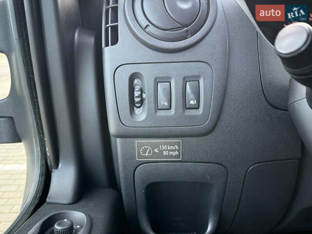 Белый Рено Мастер, объемом двигателя 2.3 л и пробегом 300 тыс. км за 16300 $, фото 37 на Automoto.ua