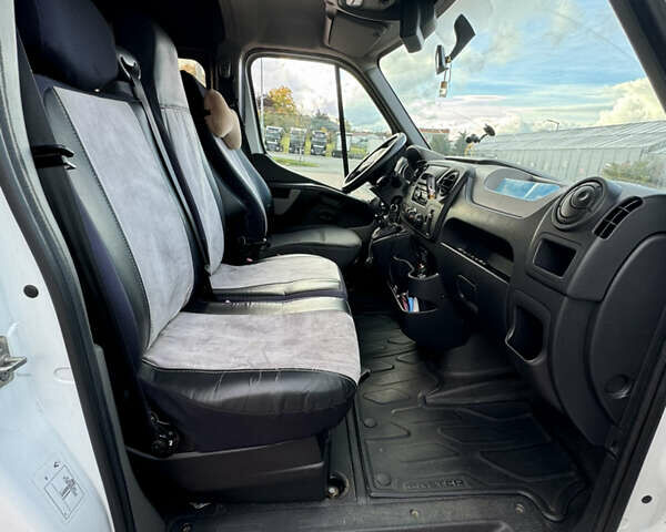 Белый Рено Мастер, объемом двигателя 2.3 л и пробегом 295 тыс. км за 16000 $, фото 11 на Automoto.ua