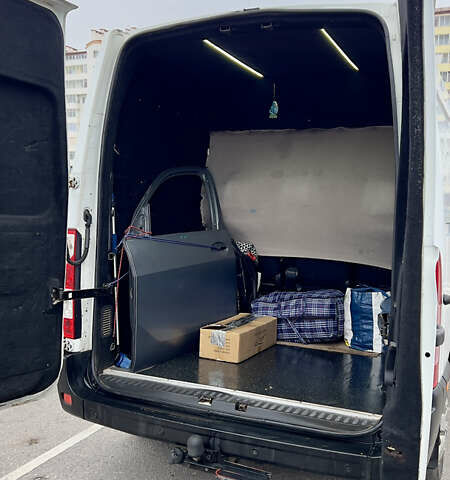 Белый Рено Мастер, объемом двигателя 2.3 л и пробегом 350 тыс. км за 15500 $, фото 5 на Automoto.ua