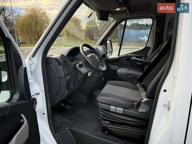 Белый Рено Мастер, объемом двигателя 2.3 л и пробегом 300 тыс. км за 16300 $, фото 48 на Automoto.ua