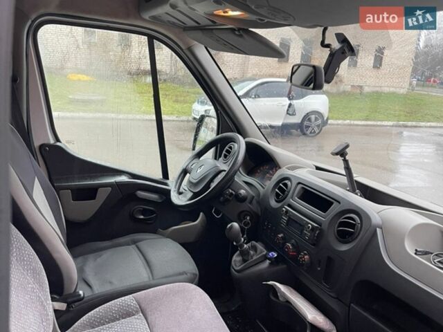 Белый Рено Мастер, объемом двигателя 2.3 л и пробегом 404 тыс. км за 12900 $, фото 4 на Automoto.ua