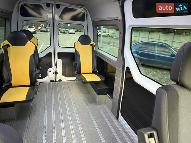 Белый Рено Мастер, объемом двигателя 2.3 л и пробегом 300 тыс. км за 16300 $, фото 52 на Automoto.ua