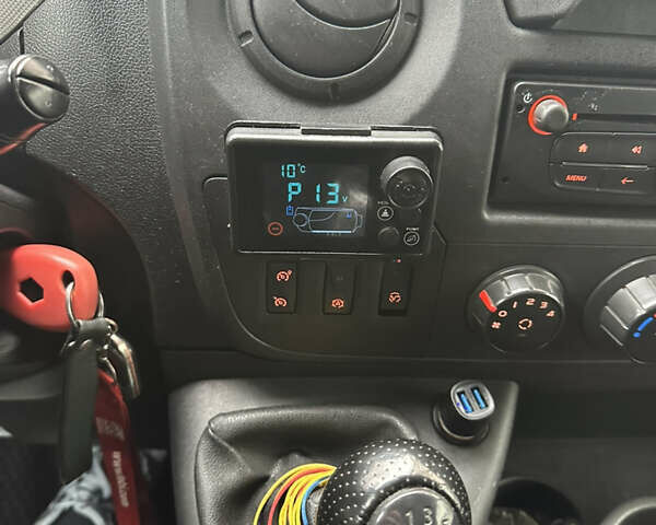 Білий Рено Мастєр, об'ємом двигуна 2.3 л та пробігом 450 тис. км за 17399 $, фото 27 на Automoto.ua