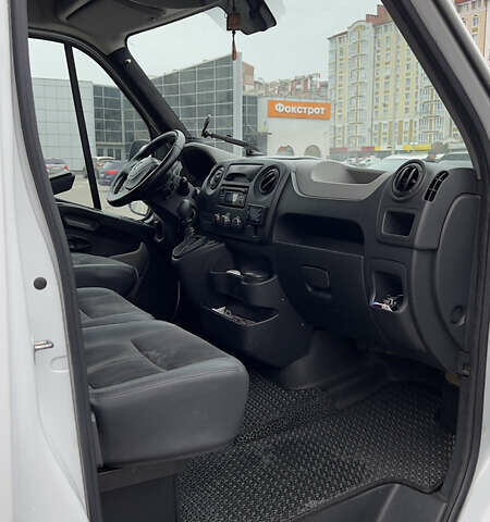 Белый Рено Мастер, объемом двигателя 2.3 л и пробегом 350 тыс. км за 15500 $, фото 9 на Automoto.ua