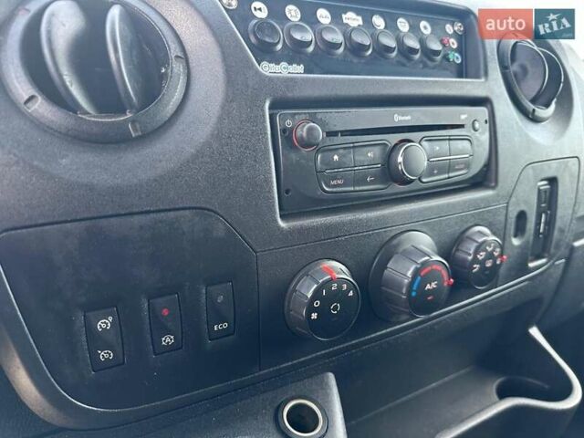 Білий Рено Мастєр, об'ємом двигуна 2.3 л та пробігом 225 тис. км за 18700 $, фото 16 на Automoto.ua