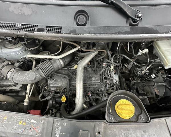 Білий Рено Мастєр, об'ємом двигуна 2.3 л та пробігом 450 тис. км за 17399 $, фото 3 на Automoto.ua