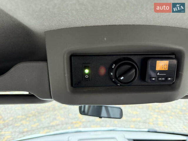 Білий Рено Мастєр, об'ємом двигуна 2.3 л та пробігом 340 тис. км за 16500 $, фото 60 на Automoto.ua