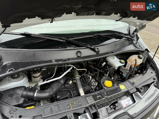 Білий Рено Мастєр, об'ємом двигуна 2.3 л та пробігом 340 тис. км за 16500 $, фото 70 на Automoto.ua