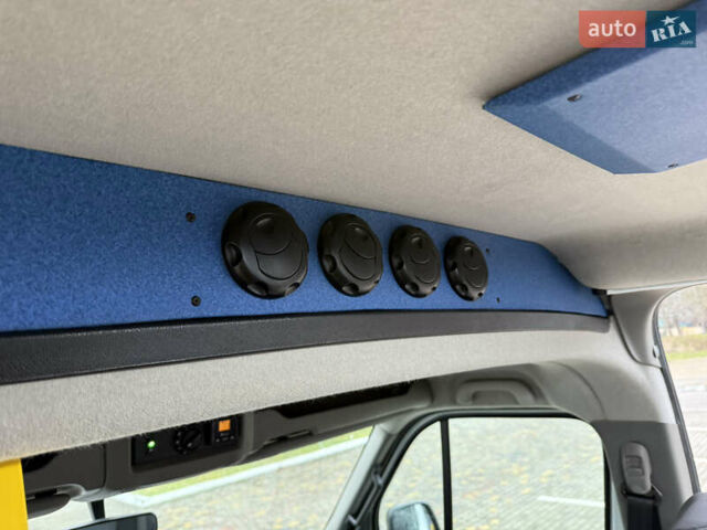 Білий Рено Мастєр, об'ємом двигуна 2.3 л та пробігом 340 тис. км за 16500 $, фото 61 на Automoto.ua