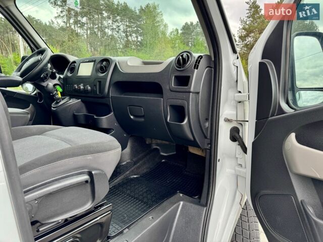 Білий Рено Мастєр, об'ємом двигуна 2.3 л та пробігом 259 тис. км за 17700 $, фото 27 на Automoto.ua