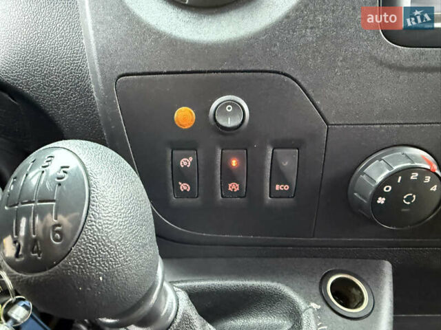 Білий Рено Мастєр, об'ємом двигуна 2.3 л та пробігом 340 тис. км за 16500 $, фото 48 на Automoto.ua