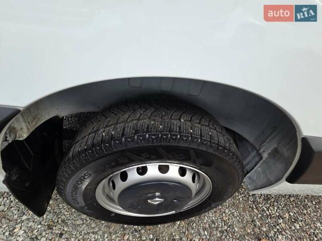 Белый Рено Мастер, объемом двигателя 2.3 л и пробегом 188 тыс. км за 19700 $, фото 24 на Automoto.ua