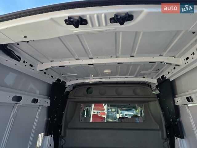 Белый Рено Мастер, объемом двигателя 2.3 л и пробегом 188 тыс. км за 18600 $, фото 22 на Automoto.ua