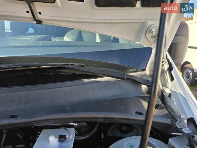 Белый Рено Мастер, объемом двигателя 2.3 л и пробегом 188 тыс. км за 18600 $, фото 23 на Automoto.ua