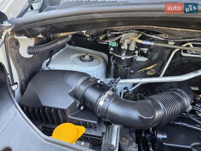 Белый Рено Мастер, объемом двигателя 2.3 л и пробегом 188 тыс. км за 18600 $, фото 25 на Automoto.ua