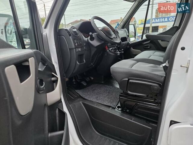 Білий Рено Мастєр, об'ємом двигуна 2.3 л та пробігом 181 тис. км за 20700 $, фото 22 на Automoto.ua