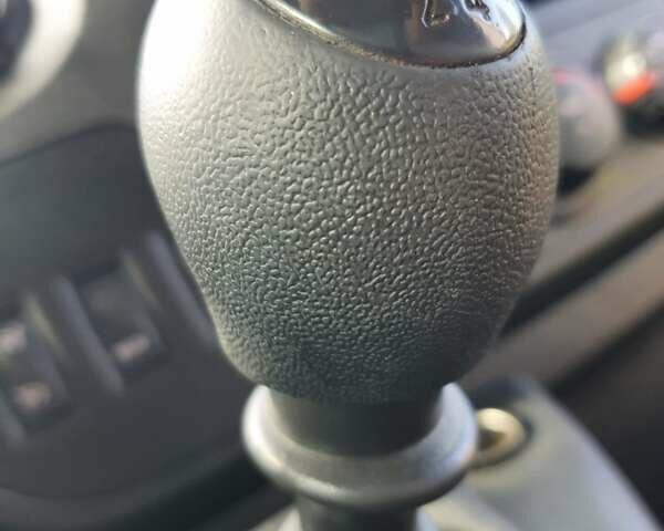 Белый Рено Мастер, объемом двигателя 2.3 л и пробегом 242 тыс. км за 18888 $, фото 13 на Automoto.ua