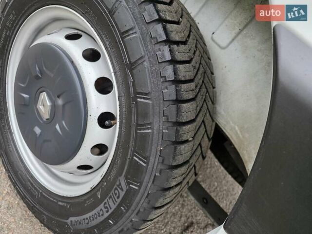 Білий Рено Мастєр, об'ємом двигуна 2.3 л та пробігом 181 тис. км за 20700 $, фото 15 на Automoto.ua