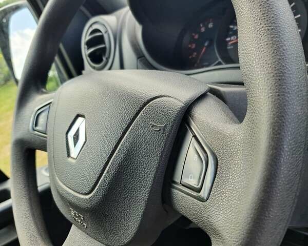 Белый Рено Мастер, объемом двигателя 2.3 л и пробегом 242 тыс. км за 18888 $, фото 12 на Automoto.ua