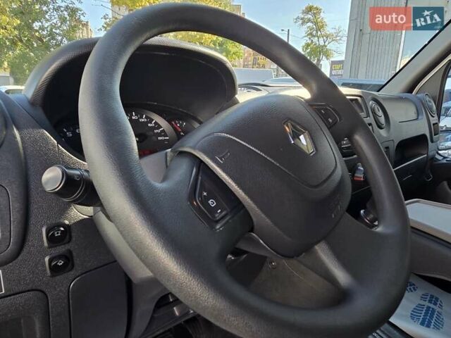 Белый Рено Мастер, объемом двигателя 2.3 л и пробегом 188 тыс. км за 18600 $, фото 48 на Automoto.ua