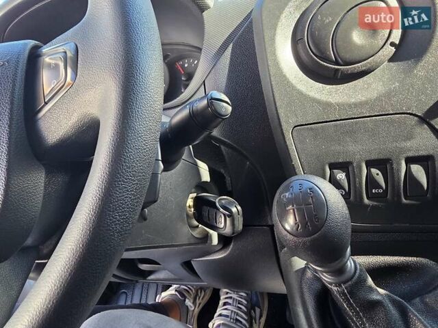 Белый Рено Мастер, объемом двигателя 2.3 л и пробегом 188 тыс. км за 18600 $, фото 42 на Automoto.ua