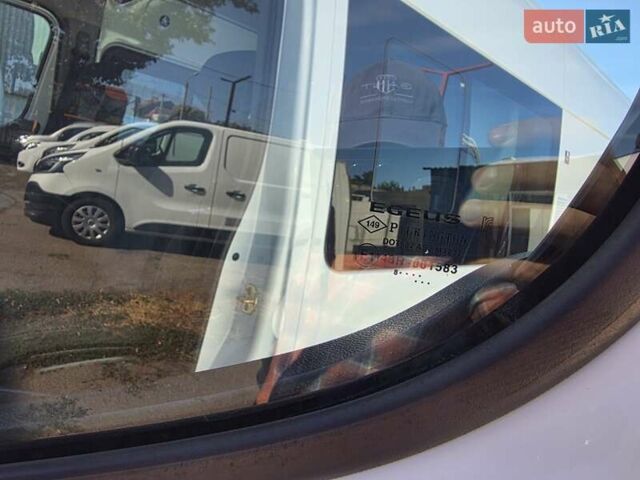 Белый Рено Мастер, объемом двигателя 2.3 л и пробегом 188 тыс. км за 18600 $, фото 45 на Automoto.ua