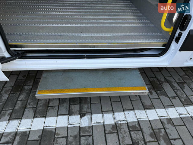 Білий Рено Мастєр, об'ємом двигуна 2.3 л та пробігом 265 тис. км за 17300 $, фото 47 на Automoto.ua