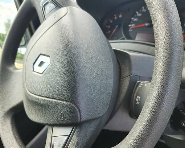 Белый Рено Мастер, объемом двигателя 2.3 л и пробегом 242 тыс. км за 18888 $, фото 10 на Automoto.ua