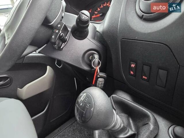 Білий Рено Мастєр, об'ємом двигуна 2.3 л та пробігом 181 тис. км за 20700 $, фото 38 на Automoto.ua