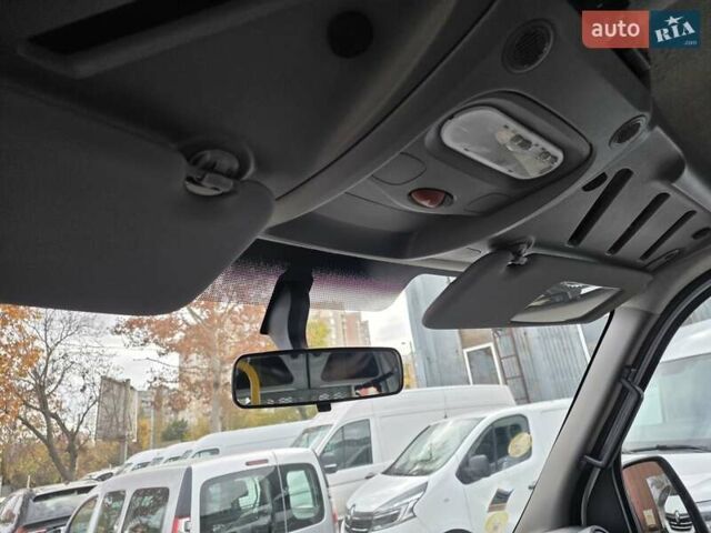 Белый Рено Мастер, объемом двигателя 2.3 л и пробегом 188 тыс. км за 19700 $, фото 42 на Automoto.ua