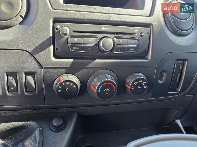 Белый Рено Мастер, объемом двигателя 2.3 л и пробегом 188 тыс. км за 18600 $, фото 41 на Automoto.ua