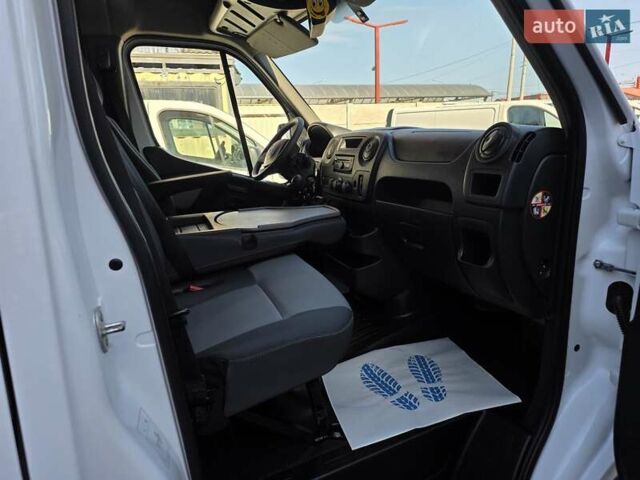 Белый Рено Мастер, объемом двигателя 2.3 л и пробегом 188 тыс. км за 18600 $, фото 49 на Automoto.ua