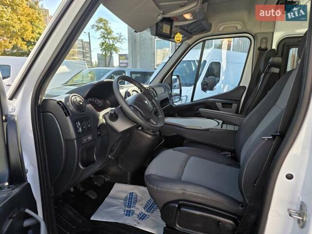 Белый Рено Мастер, объемом двигателя 2.3 л и пробегом 188 тыс. км за 18600 $, фото 46 на Automoto.ua