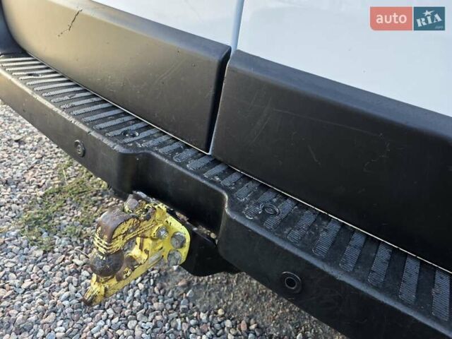 Белый Рено Мастер, объемом двигателя 2.3 л и пробегом 188 тыс. км за 18600 $, фото 10 на Automoto.ua