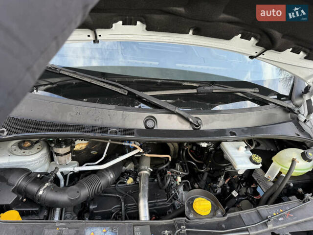 Білий Рено Мастєр, об'ємом двигуна 2.3 л та пробігом 265 тис. км за 17300 $, фото 61 на Automoto.ua